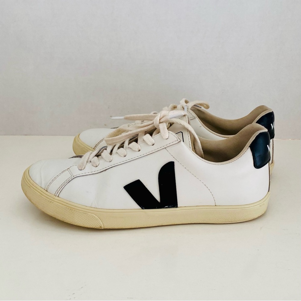 Veja White and Black Casual Sneakers